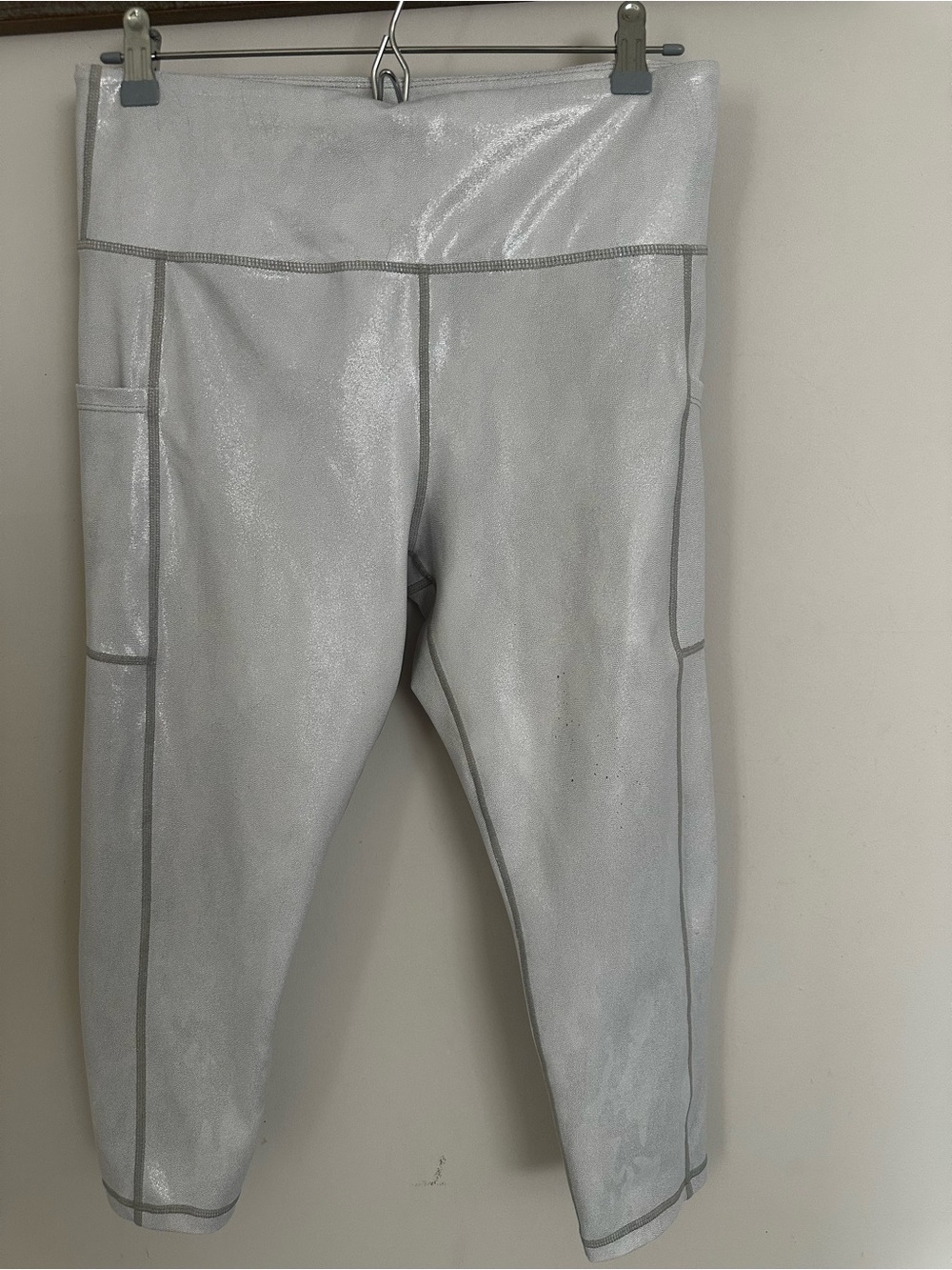 Zyia active Shimmer Silver Capri Leggings with Side Pockets-size 12